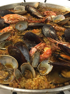 Una foto de Paella marisco