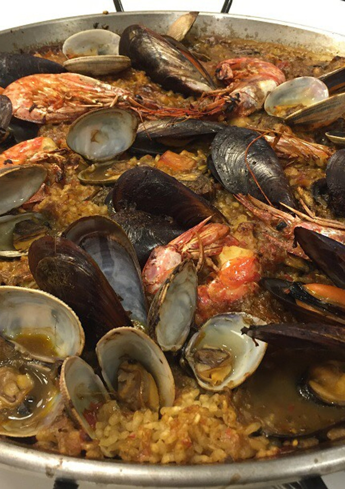 Una foto de Paella marisco