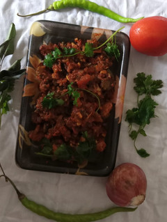 मसालेदार करेले की सब्जी (Masaledar karele ki sabzi recipe in Hindi) रेसिपी मुख्य फोटो