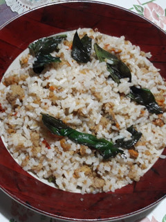 Foto resep Nasi Tutug Oncom Daun Kemangi