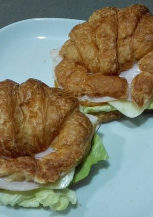 Foto principal de Cruasanes rellenos (para merendar o cenar)