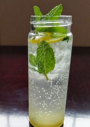 A picture of Virgin Mojito.