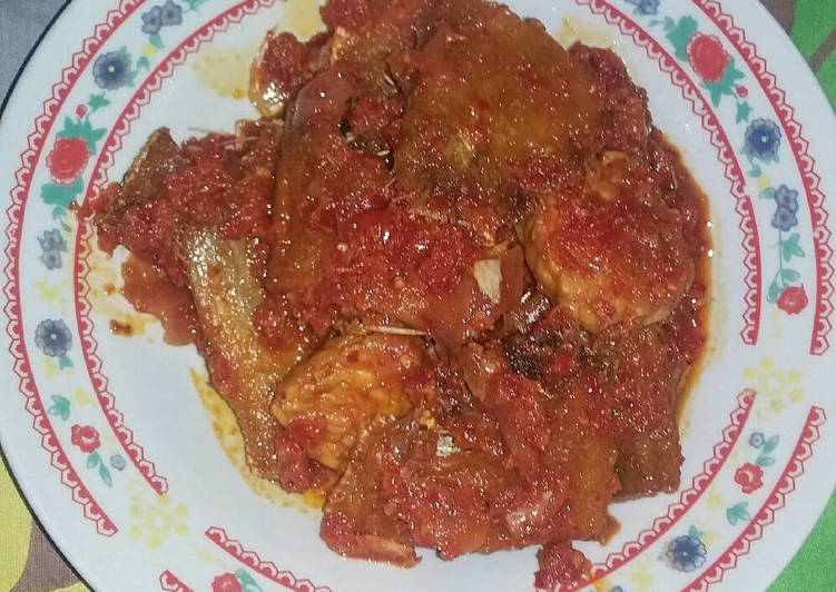 Langkah Mudah untuk Menyiapkan Ikan asin sapek/sepat balado Anti Gagal