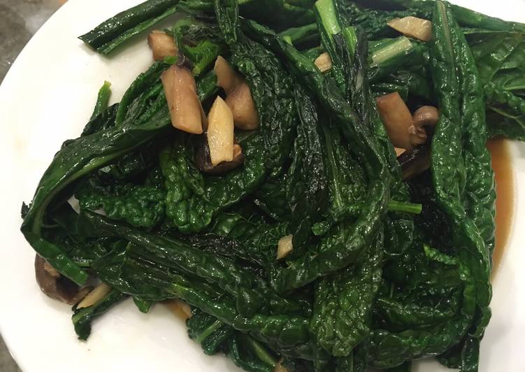 Steps to Make Perfect Stir fry Kale with Mushroom