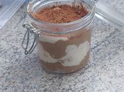 Una foto de queso leche tiramisú
