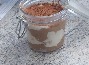 Una foto de Avena cocida estilo tiramisú