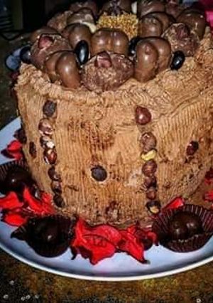 صورة لوصفة 😋 كيكة عادية بالشوكولاتة 🤩🤩