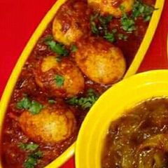 A picture of Fried Egg curry.