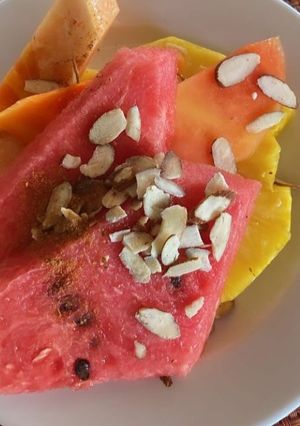 Foto de Fruta com Mel, Canela e Amêndoas