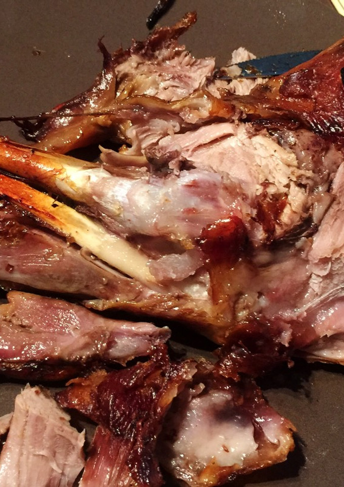 Una foto de Paletilla de lechal al horno