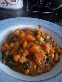 Una foto de Espinacas con garbanzos y calabaza