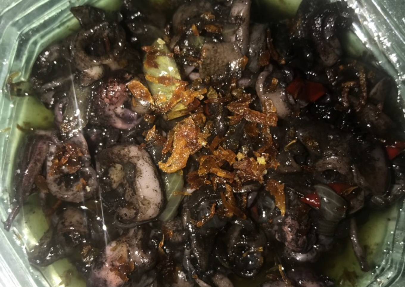 Cumi dalam sup hitam