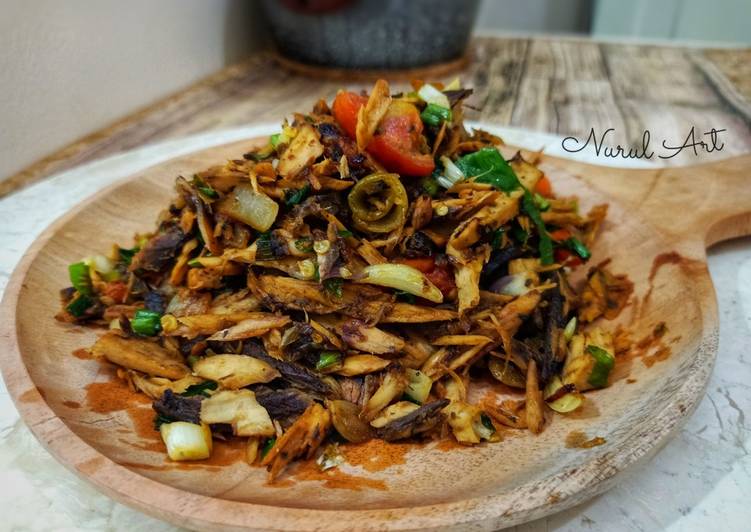 How to Prepare Yummy Tumis Tongkol Suwir