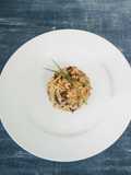 Timbal de arroz con tallos de remolacha