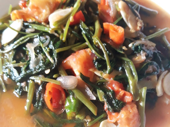Langkah Mudah untuk Menyiapkan Tumis Kangkung Simple yang Menggugah Selera