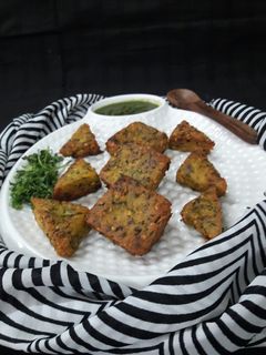 કોથમ્બીર વડી (Kothambir Vadi Recipe In Gujarati) રેસીપી મુખ્ય ફોટો