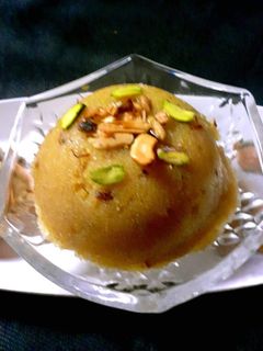 रवा केसरी (Rava Kesari recipe in Hindi) रेसिपी मुख्य फोटो