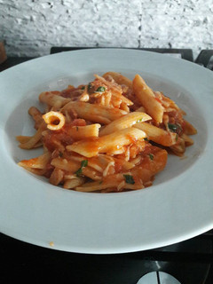 A picture of Bacon pasta.