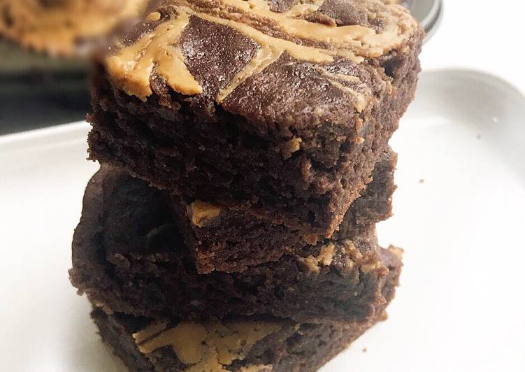 How to Make Perfect Peanut Butter Brownies