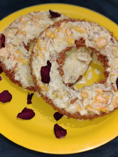 ઘેવર વીથ મેંગો રબડી(Ghevar with Mango Rabdi recipe in gujarati) રેસીપી મુખ્ય ફોટો