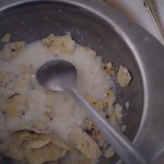 A picture of Papad raita.
