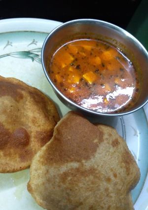 A picture of Ajwain puri.