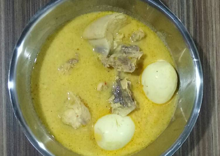 Kare ayam dan telur praktis bumbu BMM