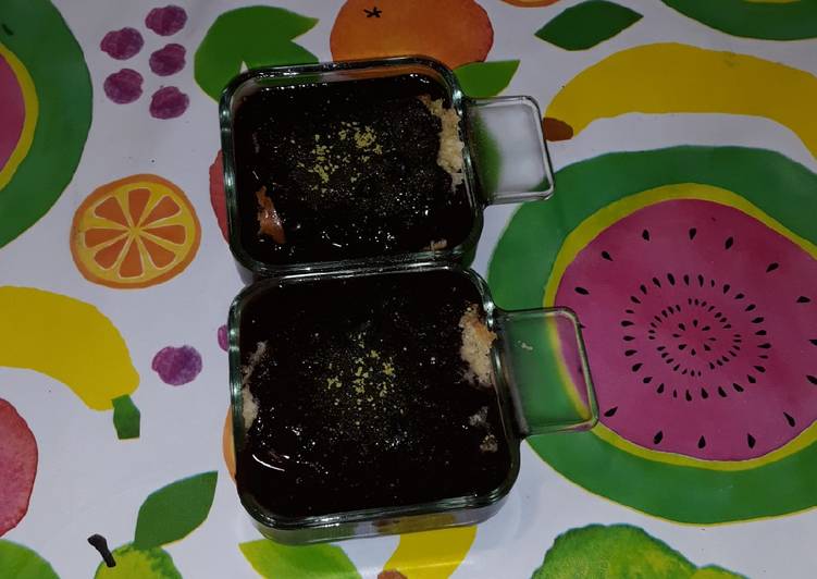 Bizcocho a la naranja con chocolate a la canela, miel y té matcha