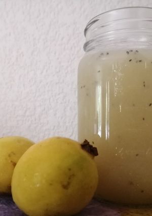 Una foto de Agua de guayaba y vainilla🥤💛