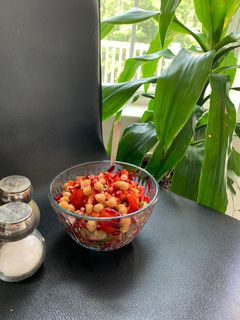 ચીક પી સલાડ (Chickpea Salad Recipe In Gujarati) રેસીપી મુખ્ય ફોટો