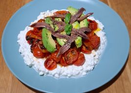 Ensalada Templada con Queso Cottage x