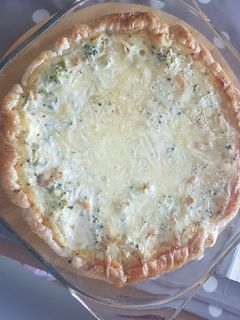 Una foto de Quiche fit de pollo y brócoli