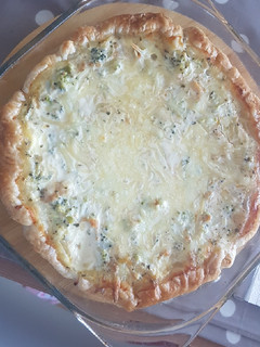 Una foto de Quiche fit de pollo y brócoli
