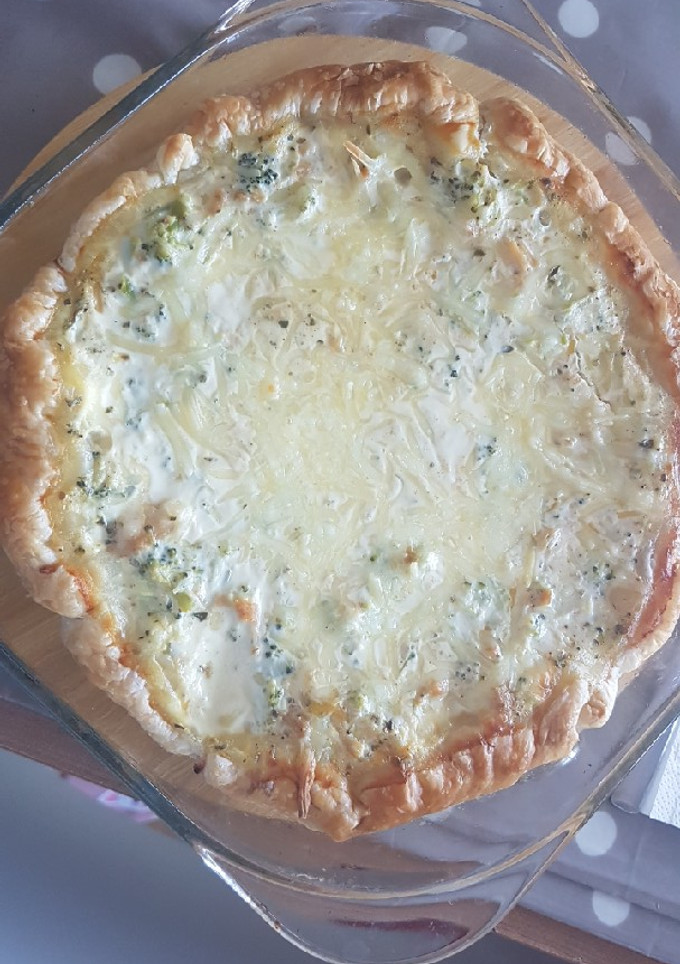 Una foto de Quiche fit de pollo y brócoli
