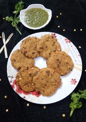 A picture of Chana Dal Vada.
