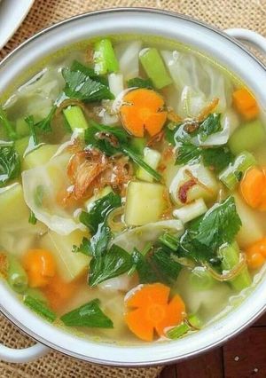 Foto resep Sop ayam sayuran lezat ala mama dzakira