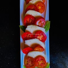A picture of Caprese Salad.