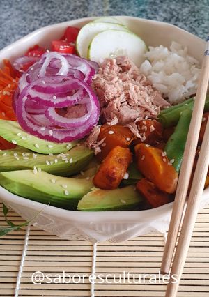 Una foto de 🥢🍚 Poke bowl "otoñal" con calabaza, choclo y chauchas 🍲