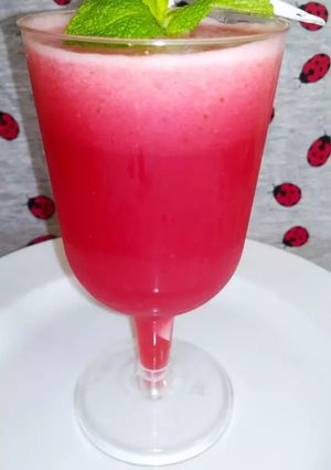 A picture of Watermelon smoothie.