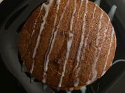 Una foto de pancakes de proteína y platano