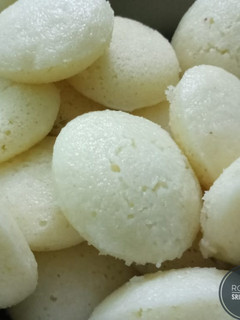 सूजी की इडली (suji ki idli recipe in Hindi) रेसिपी मुख्य फोटो