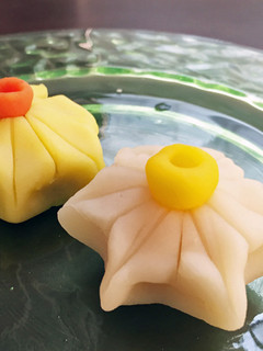 A picture of Nerikiri Wagashi: "Suisen flowers".