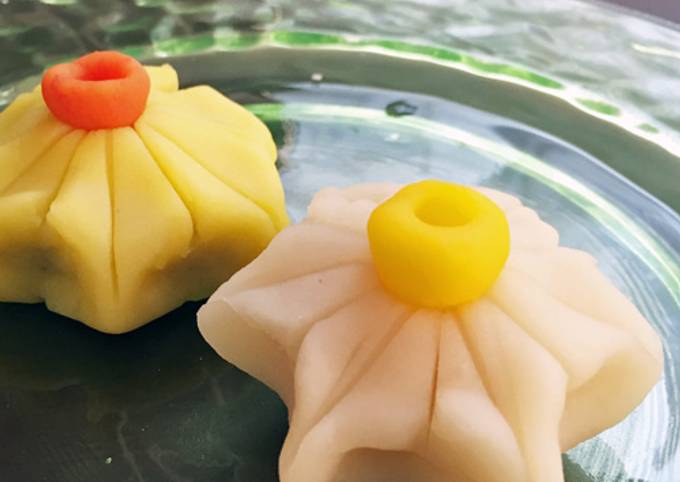 Recipe of Thomas Keller Nerikiri Wagashi: "Suisen flowers"