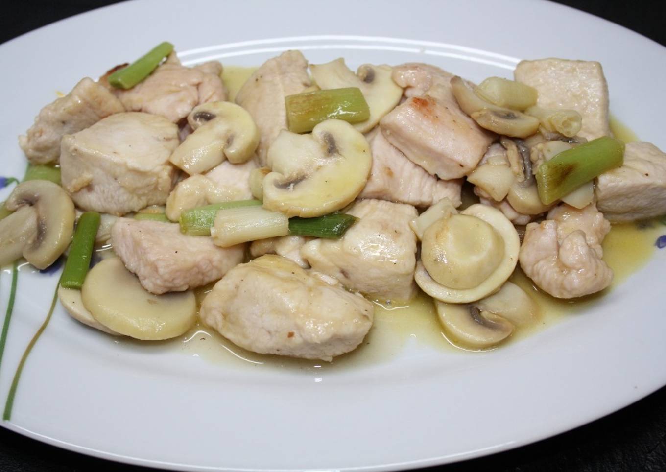 Pechuga de pollo en Salsita