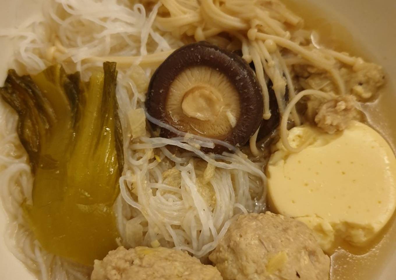 Sop baso paikut sayur asin