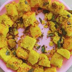 इंस्टेंट बेसन ढोकला(instant besan dhokla recipe in Hindi)-レシピのメイン写真