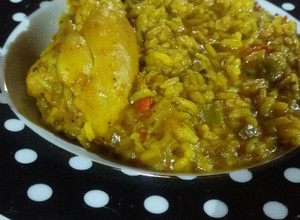 Una foto de Arroz con pollo al curry