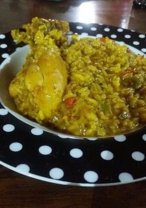 Una foto de Arroz con pollo al curry
