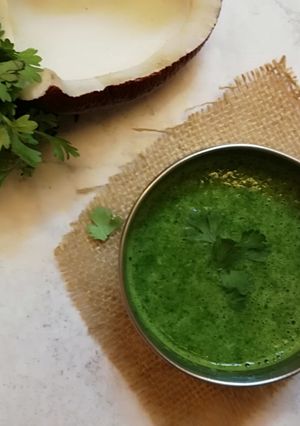 A picture of Khopra green chatni.
