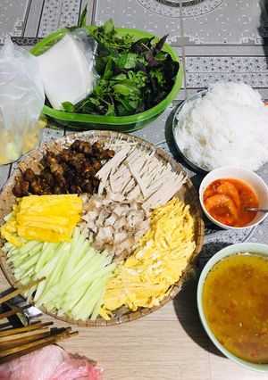 Hình của món Gỏi cuốn thập cẩm.